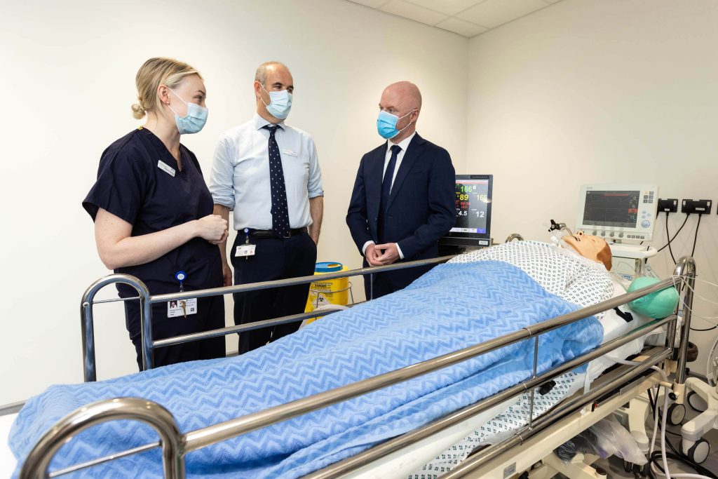 Clinical Facilitator at TUH ICU, Shauna Delaney showing Minister for Health Stephen Donnelly TD the new ICU training room along with Professor Peter Lavin, Consultant Nephrologist & Lead Clinical Director.